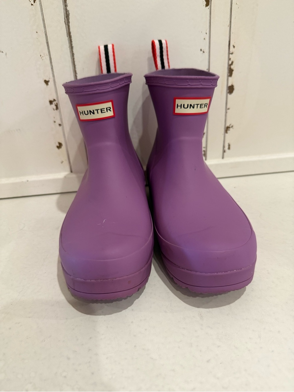 Hunter Women’s play short  Purple Rain Boots with Striped Pull Tabs